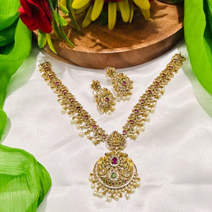 🌟 Elegant Short Necklace Set Simple. Stylish. Stunning.