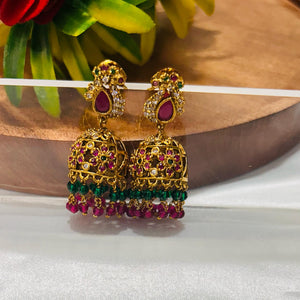 "How to Style Antique Jumkas with Sarees"