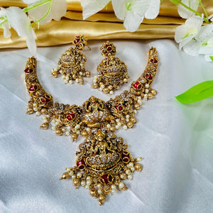 Stylish Short Necklace with Pearls & Stones