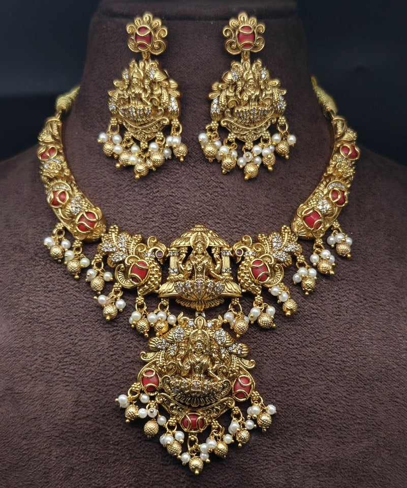 Stylish Short Necklace with Pearls & Stones