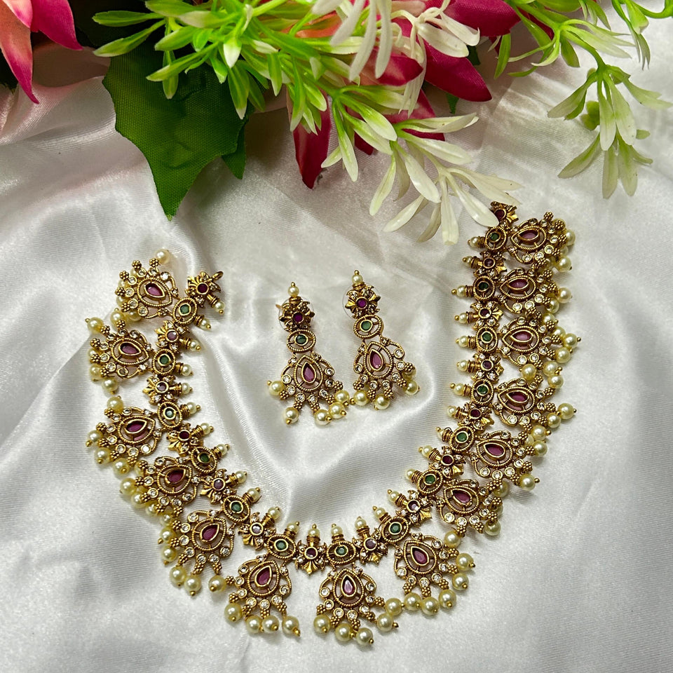 Elegant Short Necklace