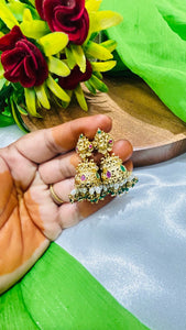 ✨ 1. Traditional Lakshmi Jumkas